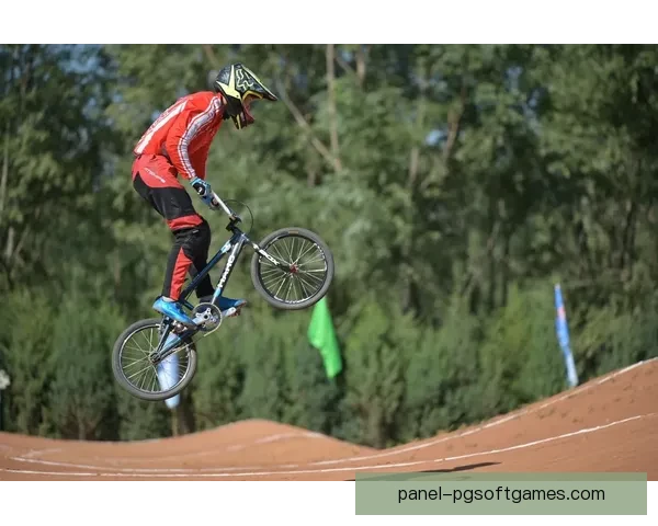 极限运动风潮:BMX比赛激情飞驰 极限运动风潮:BMX比赛激情飞驰